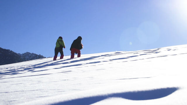 爬雪山