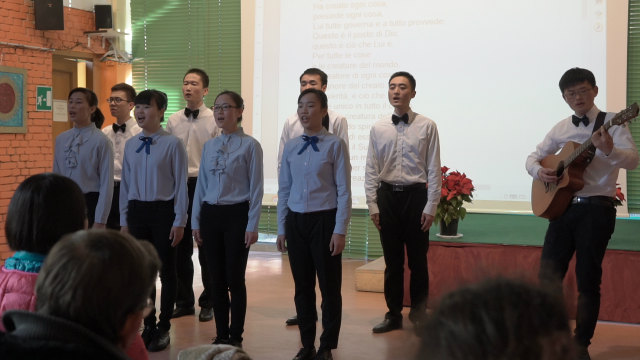 全能神教会基督徒唱赞美诗歌